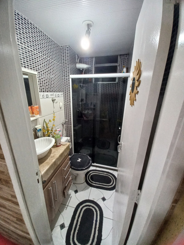 Apartamento à venda Inhoaíba com 52m² e 2 quartos por R$ 145.000 - 843190837-banheiro-foto-1.jpg