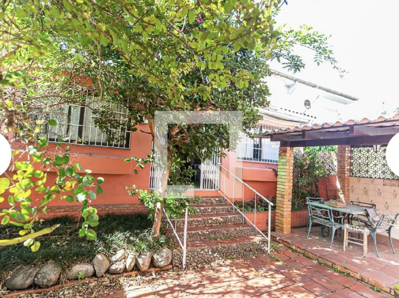 Casa à venda Glória com 233m² e 4 quartos por R$ 639.000 - 1555090427-022f5658-5f88-4fb3-875b-1bbb268c8560.jpeg