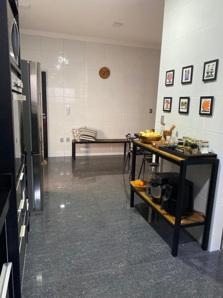 Casa de condomínio à venda Centro com 386m² e 4 quartos por R$ 2.100.000 - 1252966436-d8ed2444-34d9-4c5e-8a55-0a997280e944.jpeg