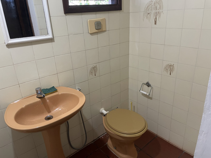 Casa à venda Itaúna com 297m² e 5 quartos por R$ 750.000 - 1704970029-15-banho-comum-a-dois-quartos.jpg