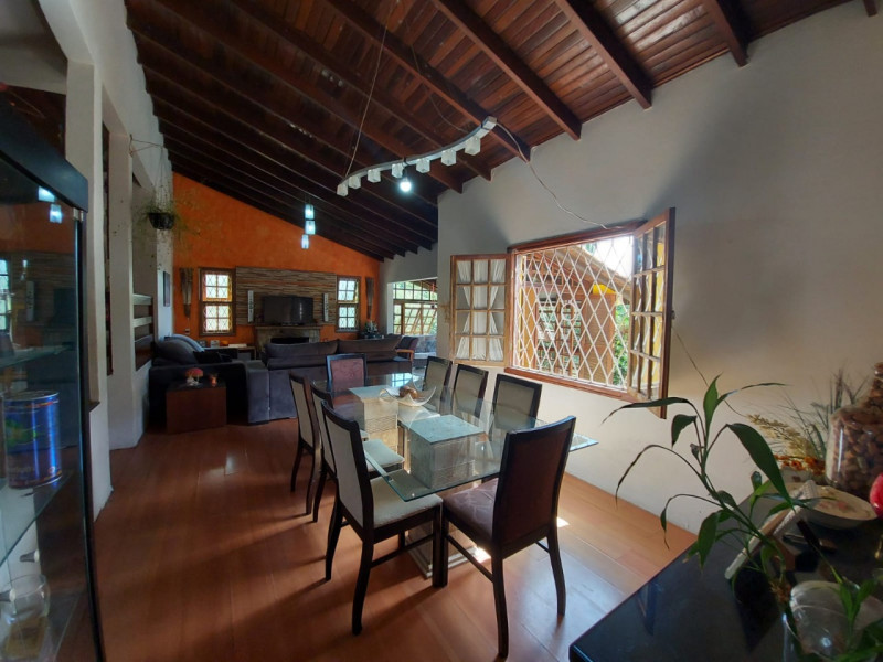 Casa à venda Tarumã com 356m² e 3 quartos por R$ 870.000 - 679981130-fotos-casa.jpg
