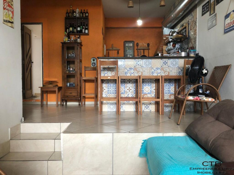 Casa à venda Parque São Jorge com 220m² e 3 quartos por R$ 380.000 - 1673172627-742a7363-4b4b-4cb8-967a-7cac8212b3dd.jpeg