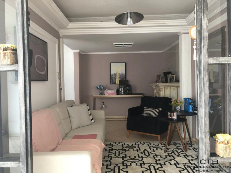 Casa à venda Parque São Jorge com 220m² e 3 quartos por R$ 380.000 - 255824190-6c914e3c-8c94-447f-bb02-deea74bc38d3.jpeg