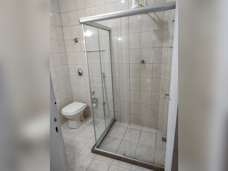 Apartamento à venda Santa Rosa com 70m² e 2 quartos por R$ 330.000 - ap-101-banheiro-social-e-box.jpeg