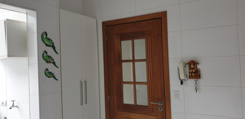 Apartamento à venda Bom Retiro com 75m² e 2 quartos por R$ 399.000 - 1585760010-cozinha-despensa-e-porta-de-entrada.jpg