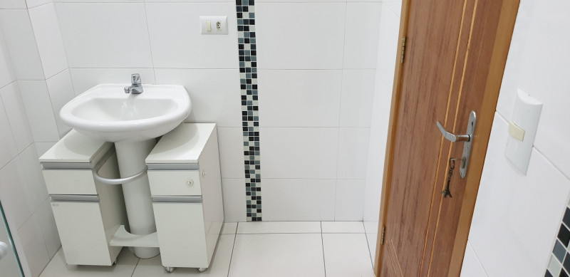 Apartamento à venda Bom Retiro com 75m² e 2 quartos por R$ 399.000 - 1774755774-banheiro-pia-4.jpg