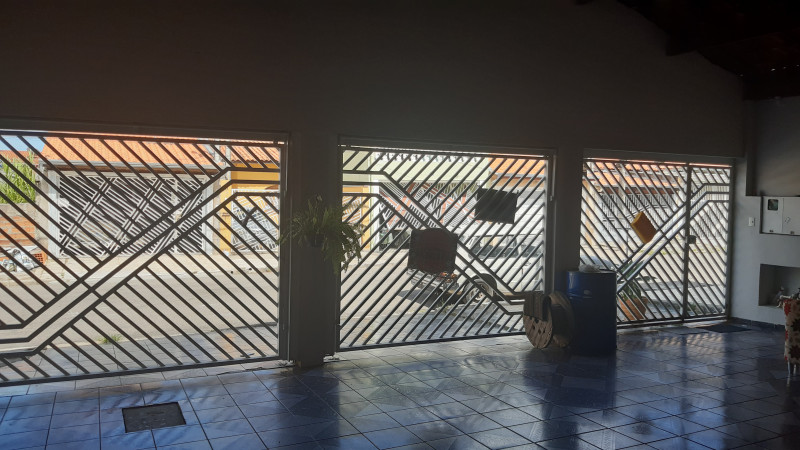 Casa à venda Jardim America com 226m² e 3 quartos por R$ 650.000 - 1801507509-3.jpg