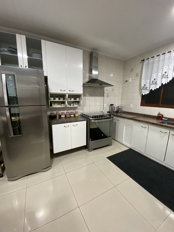 Casa à venda Jardim Maria Virgínia com 225m² e 3 quartos por R$ 660.000 - 898203779-img-1739.JPG
