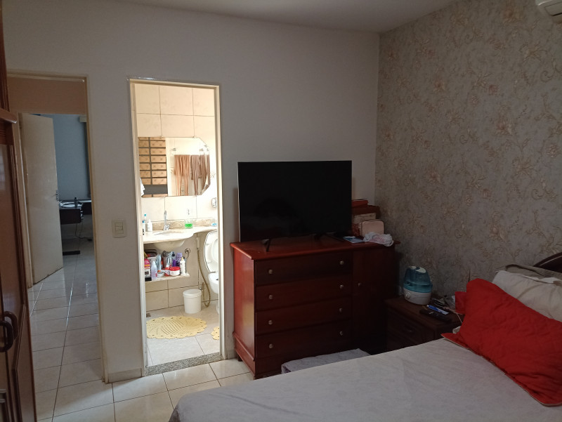 Casa à venda Setor Santos Dumont com 163m² e 3 quartos por R$ 350.000 - 1686908365-img-20220921-074718907.jpg