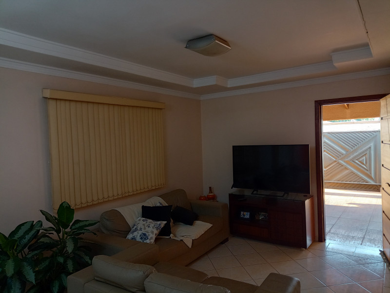 Casa à venda Setor Santos Dumont com 163m² e 3 quartos por R$ 350.000 - 629595579-img-20220921-074214454-hdr.jpg