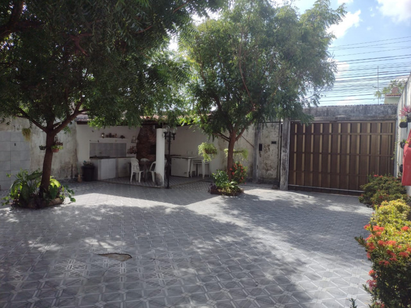 Casa à venda Vila Peri com 237m² e 3 quartos por R$ 660.000 - 1695054801-ae9128de-69d6-4438-8091-a29ed130f9c6.jpg