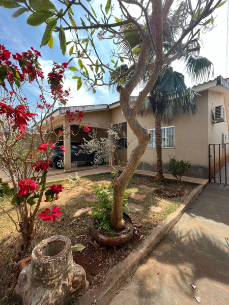 Casa à venda Residencial Canaã com 300m² e 3 quartos por R$ 600.000 - 343147811-jardim.jpeg