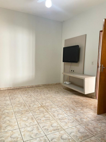 Casa à venda Centro com 78m² e 1 quarto por R$ 138.000 - 1682774752-49962e70-2757-4d8f-93ae-89703e9c8991.jpeg