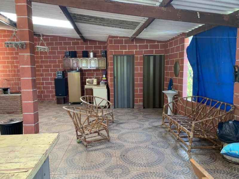 Chácara à venda Centro com 2000m² e 2 quartos por R$ 450.000 - 2115789450-img-20210701-wa0037.jpg