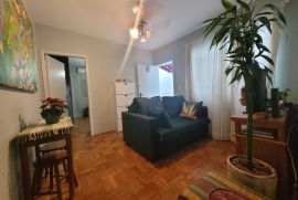 Casa à venda Jardim Pau Preto com 80m² - 1 dormitório -  vaga - R$ 420.000 - 72108dc8-9842-44a7-b770-d70af18f0321-1-all-219.jpg