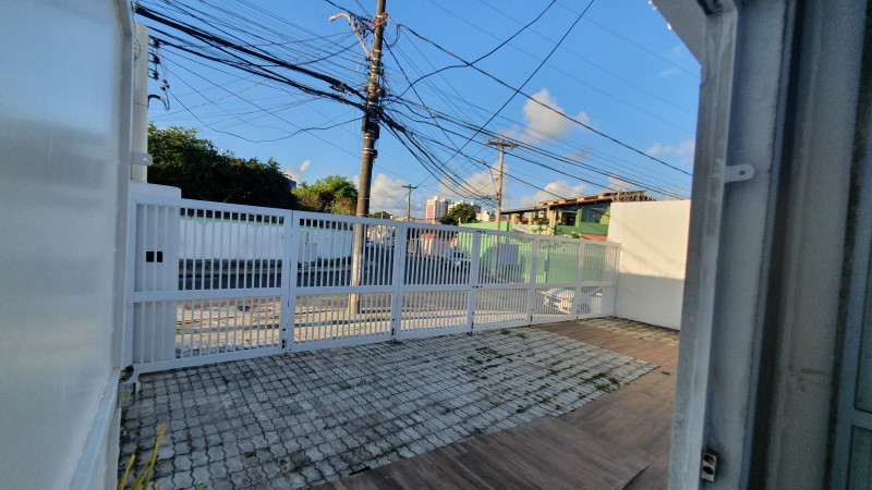 Comercial para alugar Stiep com 290m² e 1 quarto por R$ 6.500 - 1614306522-estacionamento-vista-dentro-para-fora.jpg