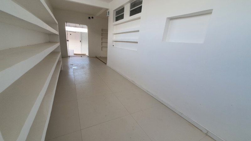 Comercial para alugar Stiep com 290m² e 1 quarto por R$ 6.500 - 1774564994-entrada-principal-02.jpg