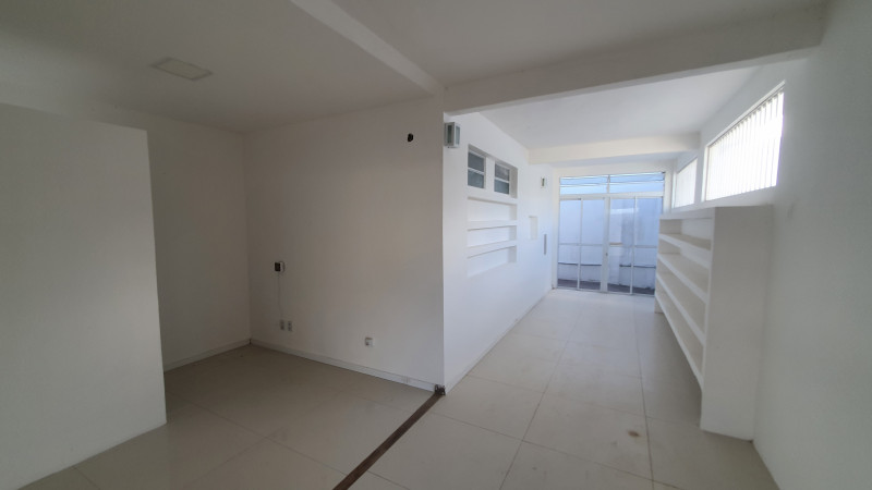 Comercial para alugar Stiep com 290m² e 1 quarto por R$ 6.500 - 207000314-entrada-principal-01.jpg