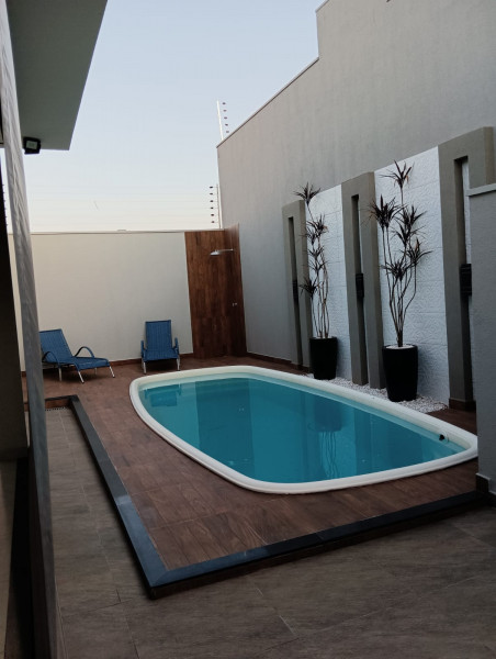 Casa à venda Jardim Del Rey com 258m² e 3 quartos por R$ 1.200.000 - 1505851295-piscina.jpeg