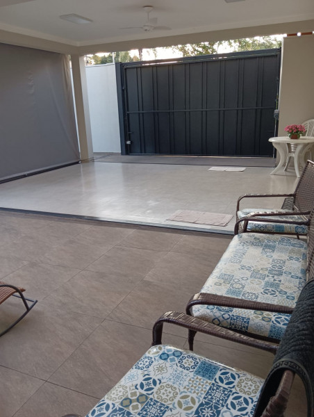 Casa à venda Jardim Del Rey com 258m² e 3 quartos por R$ 1.200.000 - 741873342-garagem.jpeg