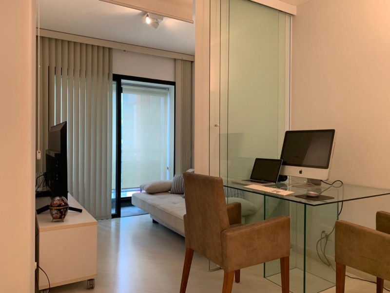 Apartamento à venda Vila Nova Conceição com 35m² e 1 quarto por R$ 600.000 - 237743299-00-foto-balthazar-da-veiga-592-ap-104-interno-sala-panoramica-1.jpeg