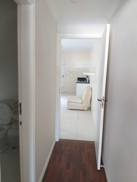 Casa à venda Vila Madalena com 182m² e 3 quartos por R$ 1.550.000 - 1336768988-corredor-sala-para-cozinha.jpg