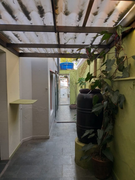 Casa à venda Vila Madalena com 182m² e 3 quartos por R$ 1.550.000 - 67609170-lateral-dos-fundos-para-frente.jpeg