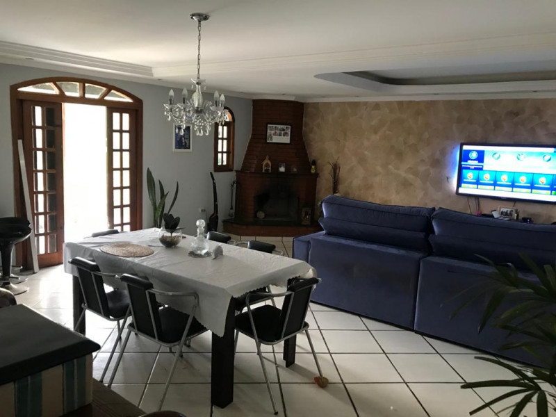 Casa de condomínio à venda Centro com 376m² e 4 quartos por R$ 692.000 - 772160397-sala-vista.jpeg