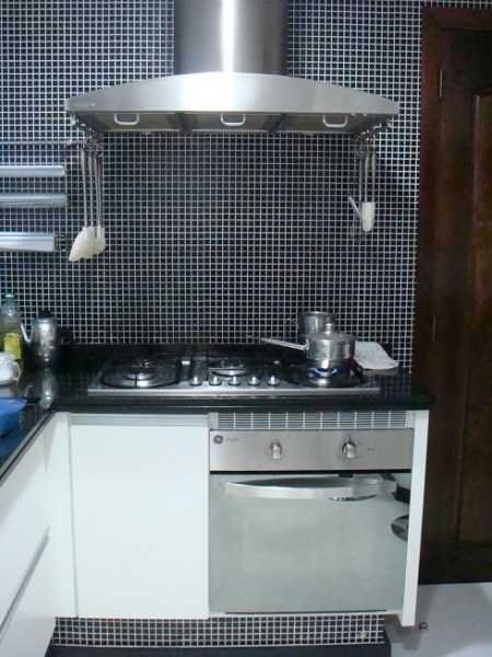 Apartamento à venda Cidade Monções com 95m² e 2 quartos por R$ 700.000 - 1186220871-cozinha-coifa.jpg