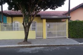 508452379-casa-frente-1.jpg