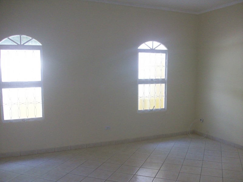 Casa à venda Jardim Portugal com 128m² e 2 quartos por R$ 385.000 - 870376275-sala-outra-visao-2.JPG