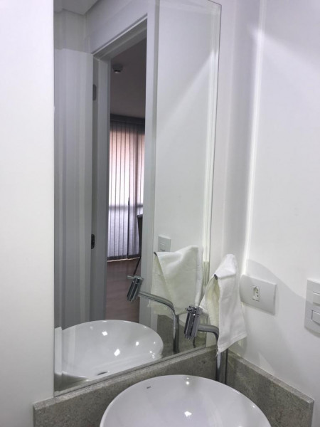 Comercial à venda Centro com 29m² e 1 quarto por R$ 295.000 - 1424977264-banheiro-2.jpeg