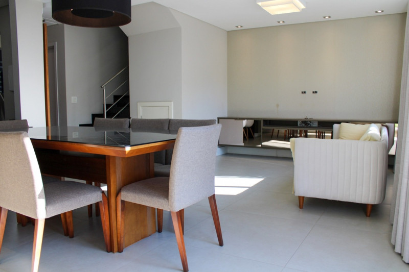 Casa à venda Barreirinha com 240m² e 3 quartos por R$ 1.389.000 - 1132512879-4627a3b7-066d-43e5-a2de-457c3489cc9a.jpg