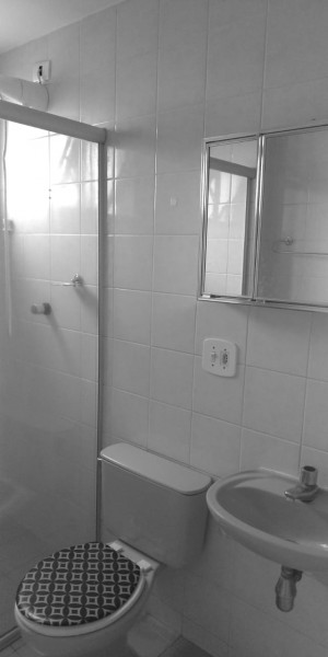 Apartamento à venda Centro com 65m² e 2 quartos por R$ 505.000 - 1670573347-8-banheiro.jpeg