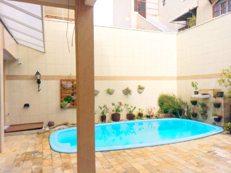 Casa à venda Vista da Serra com 407m² e 4 quartos por R$ 800.000 - 1648385123-1649522726341.jpg