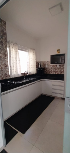 Casa à venda Planalto com 170m² e 3 quartos por R$ 415.000 - 494076355-cozinha.jpg