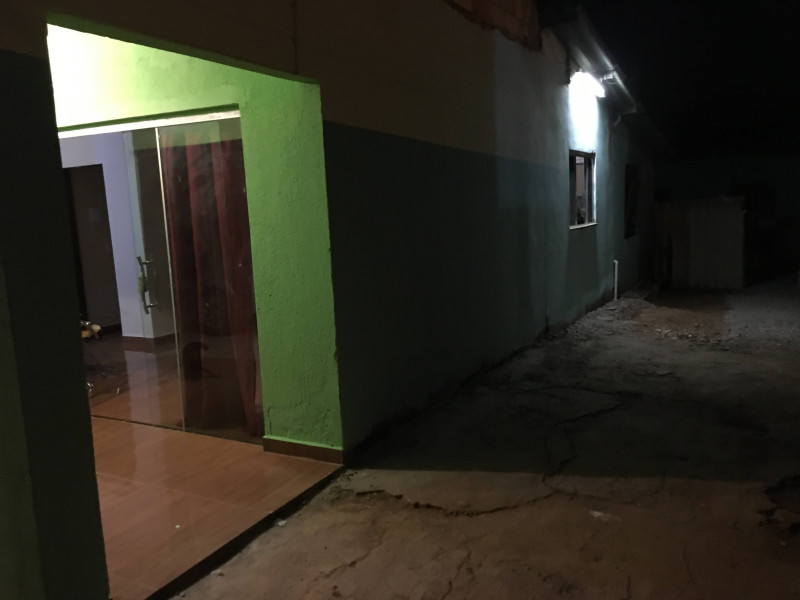 Casa à venda Parque Araguari com 200m² e 5 quartos por R$ 100.000 - 1944982019-img-0566.JPG