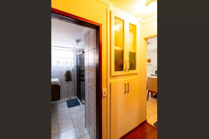 Apartamento à venda Jardim Santa Adélia com 64m² e 2 quartos por R$ 200.000 - 1785590542-banheiro-4.png