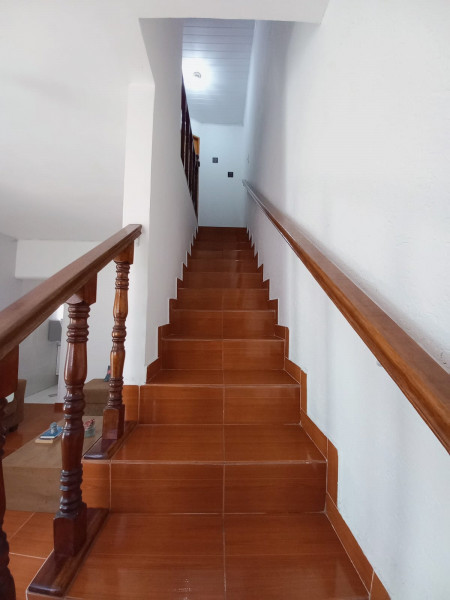 Casa à venda Vila Santa Margarida com 60m² e 2 quartos por R$ 250.000 - 2146630973-escada-interna.jpeg