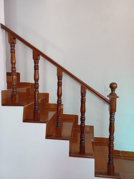 Casa à venda Vila Santa Margarida com 60m² e 2 quartos por R$ 250.000 - 498654072-escada.jpeg