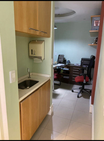 Comercial à venda Tijuca com 49m² e 1 quarto por R$ 210.000 - 1695007831-6abbe914-3748-4d66-9557-fd547c95f6ae.jpeg
