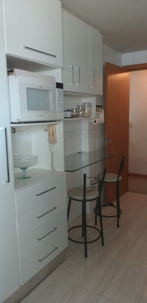 Apartamento à venda Águas Claras com 81m² e 2 quartos por R$ 695.000 - 755944819-cozinha-armario-mesa1.jpeg