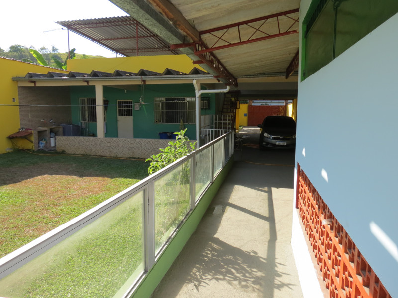 Casa à venda Sampaio (Vila Inhomirim) com 480m² e 3 quartos por R$ 260.000 - 398879216-passagem-para-ecritorio-e-lazer-copia.JPG