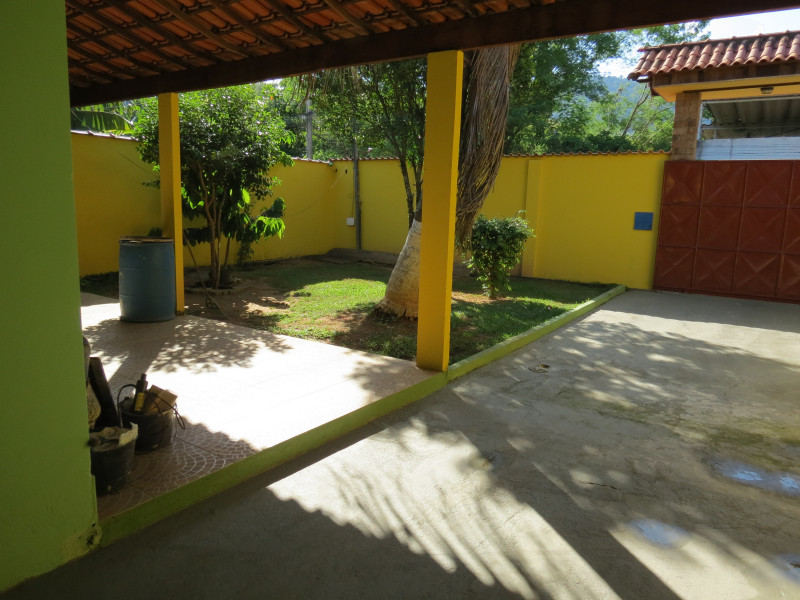 Casa à venda Sampaio (Vila Inhomirim) com 480m² e 3 quartos por R$ 260.000 - 809664483-jardim-copia.JPG