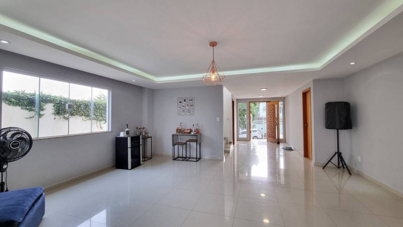 Casa de condomínio à venda Tanque com 304m² e 4 quartos por R$ 950.000 - 885560942-1.jpeg