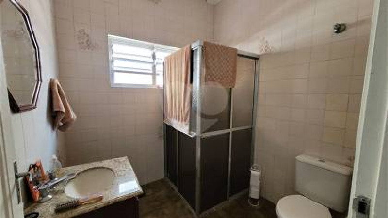 Casa à venda Interlagos com 220m² e 2 quartos por R$ 850.000 - 240949719-casa-com-2-quartos-a-venda-124m-no-interlagos-sao-paulo-3.jpg