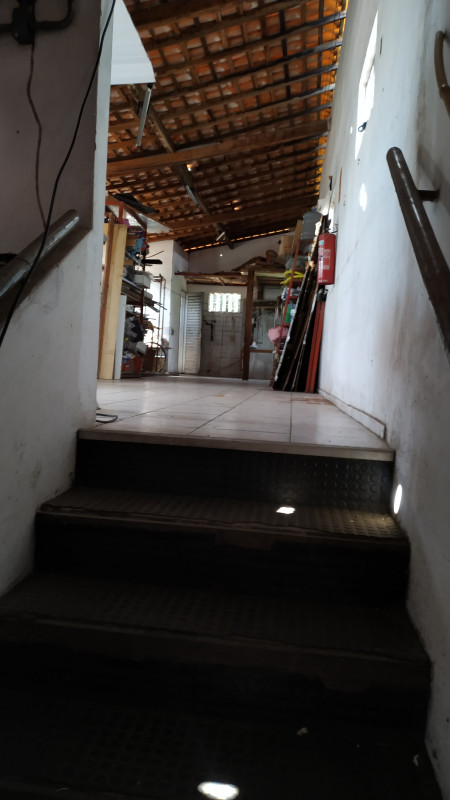 Comercial à venda Cabral com 275m² e 1 quarto por R$ 550.000 - 1715372911-img-20221206-093735.jpg