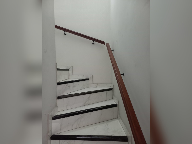 Casa de condomínio à venda Vila Araguaia com 136m² e 3 quartos por R$ 380.000 - escada.jpg