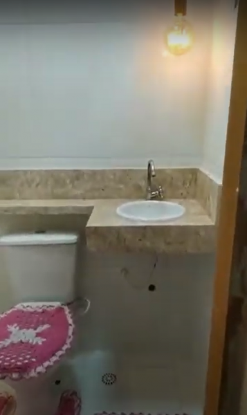 Casa à venda Jardim Presidente Dutra com 51m² e 2 quartos por R$ 230.000 - 287127812-wc-suite.png