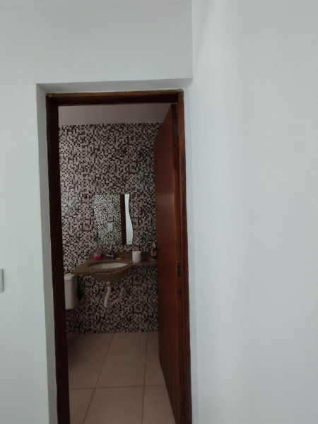 Casa à venda Aguassai com 70m² e 3 quartos por R$ 375.000 - 738922004-banheiro-superior.jpg